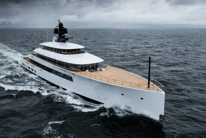 Feadship Project 818